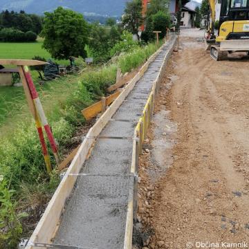 Obnova vodovoda in cestišča v naselju Zduša